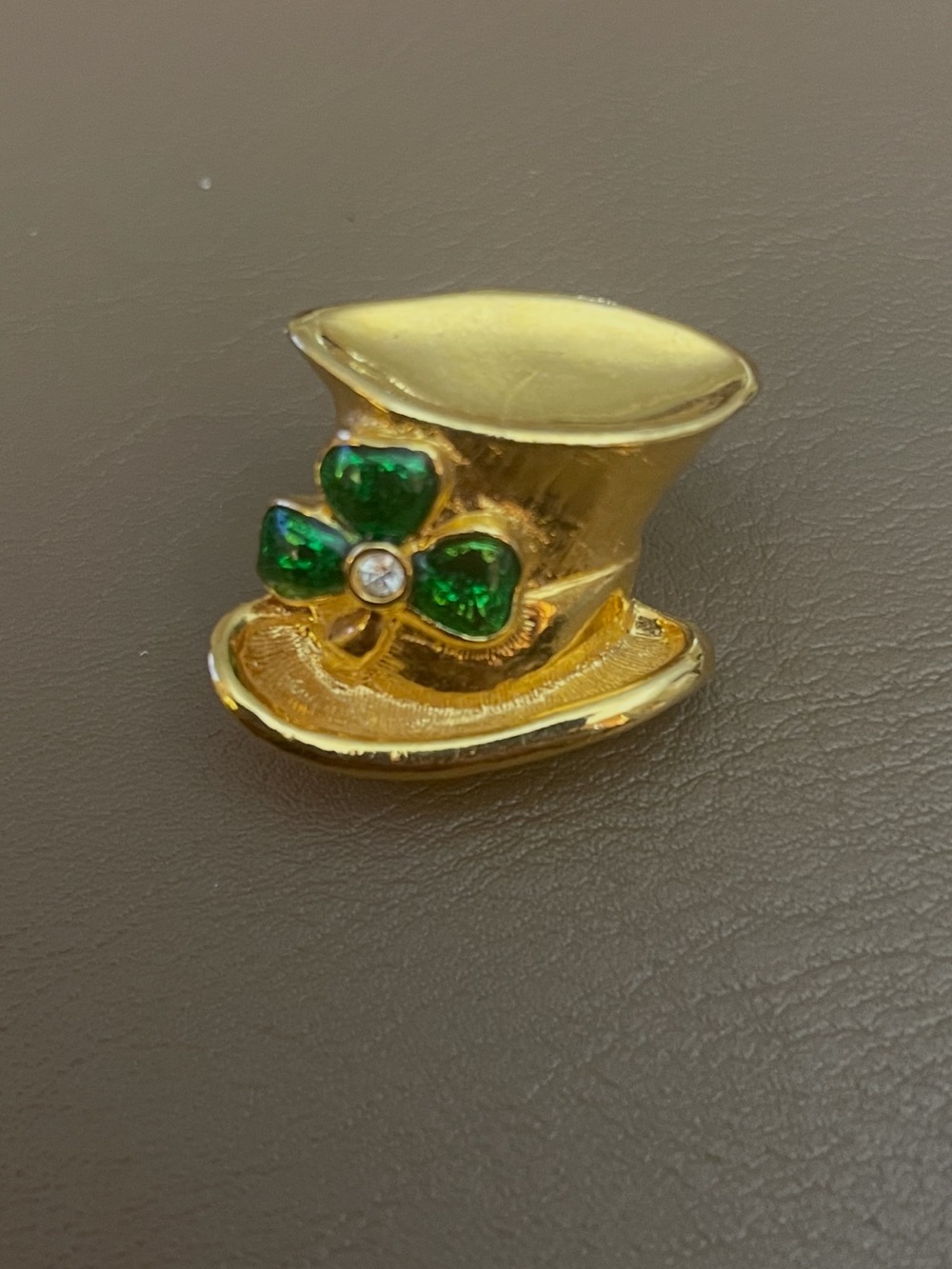Irish Shamrock Top Hat Brooch with Green Crystal Stick pin UNISEX